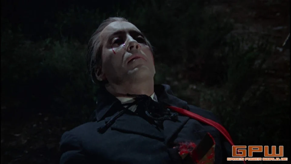 Draculas Rückkehr (Dracula Has Risen from the Grave)