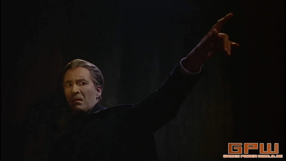 Draculas Rückkehr (Dracula Has Risen from the Grave)